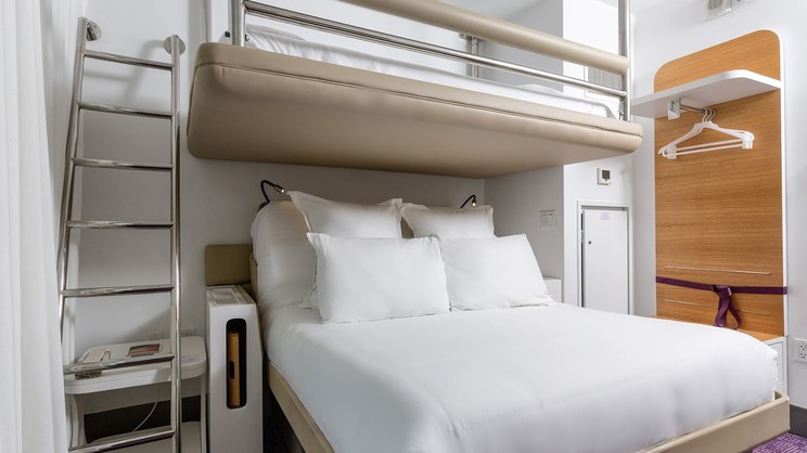 Premium Queen with Bunk 